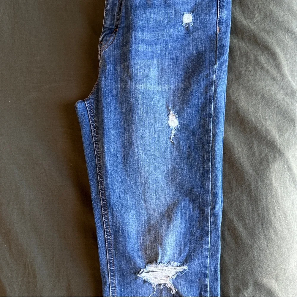 High Rise Ripped Jeans - Picture 7 of 8